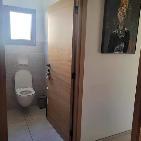 Espace Privée ,salle Bain Toilettes Chez L Habitants *